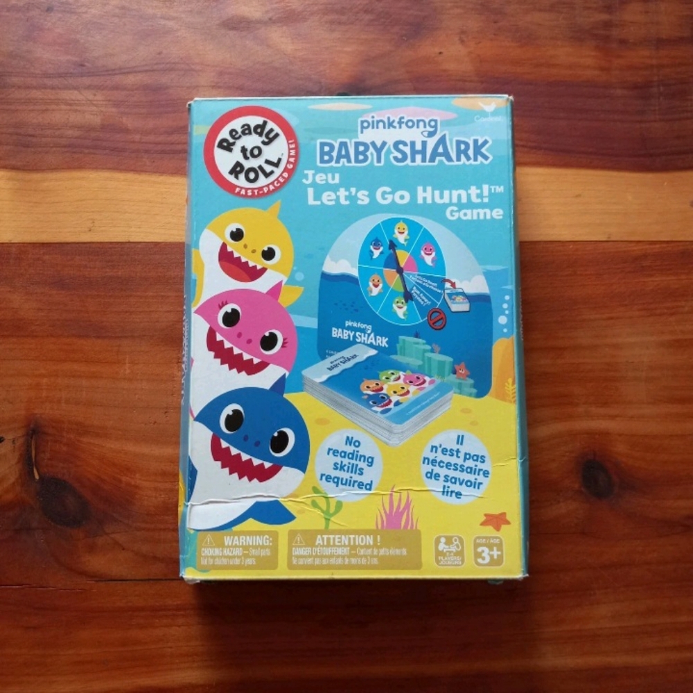 Pinkfong Baby Shark Let's Go Hunt! Ready to Roll Card Game Ages 3+